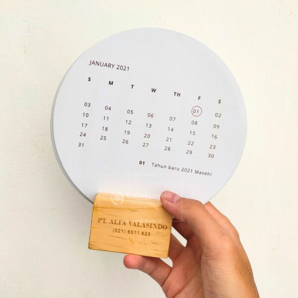 Kalender Meja Dengan Dudukan Kayu Cetakinesia (5)